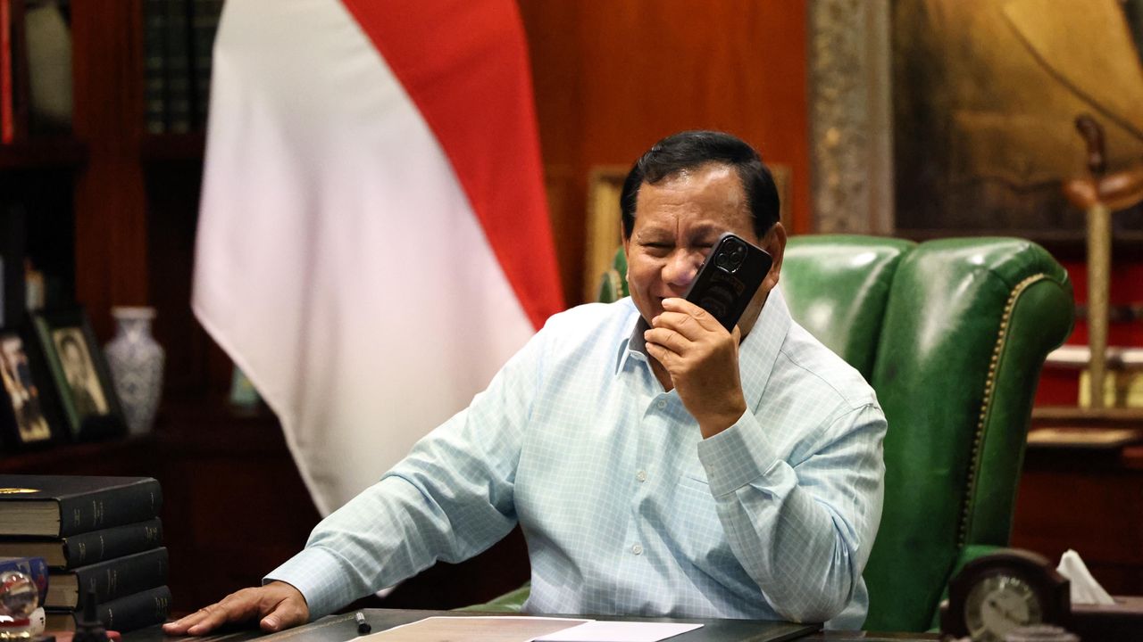 Ucapakan Selamat Lewat Telepon, Prabowo Ajak Trump Bertemu Langsung