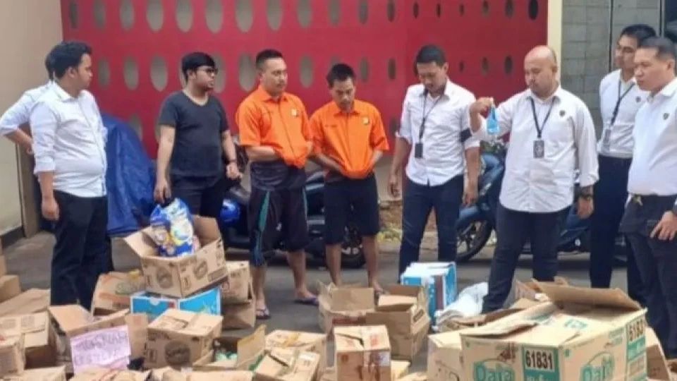 Satpol PP di Tangsel Jual Produk Kadaluarsa lewat Bazar Bareng Adiknya