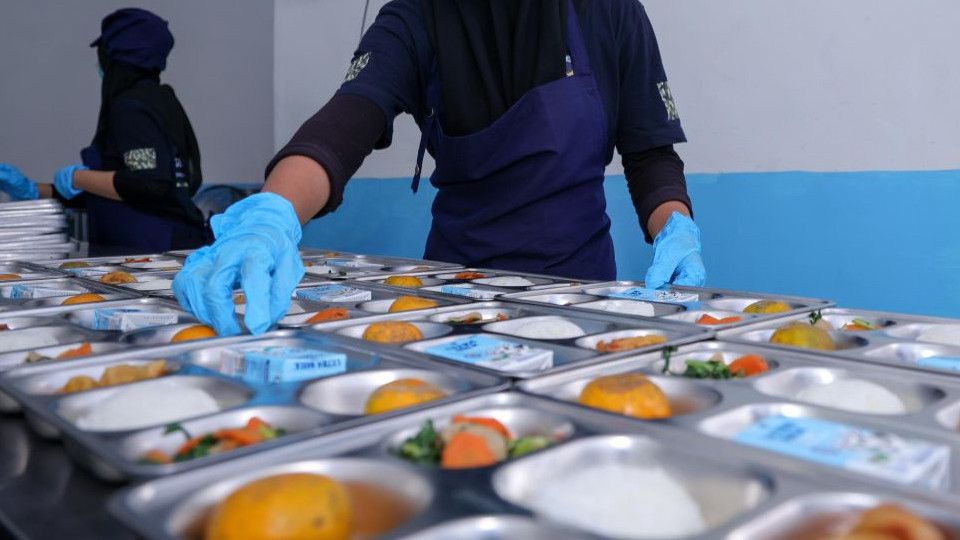 Pilu, Ratusan Santri di Sidoarjo Keracunan dan Masuk RS Sehabis Santap MBG