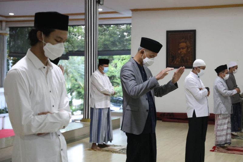 Ganjar: Di Rumah Saja Juga Bentuk Berkurban untuk Keselamatan Bersama