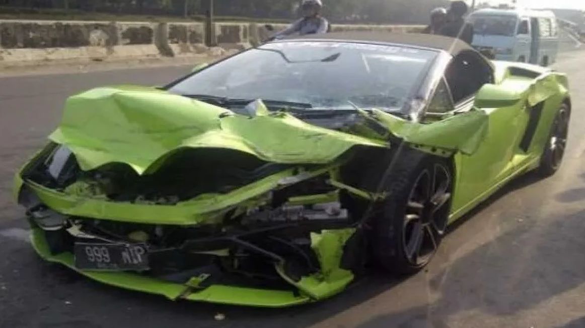Lamborghini Kecelakaan Tunggal di Tol Kunciran Tangerang, Diduga Out of Control