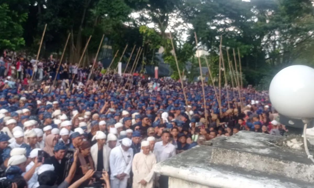 Warga Badui Dalam Jalan Kaki 160 Kilometer ke Kota Serang dalam Peringatan Seba