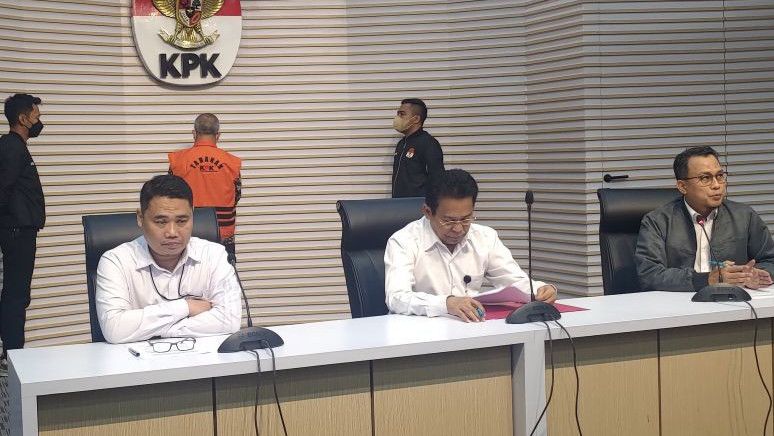 KPK Tahan Tersangka Sekjen Kementan Kasdi Subagyono Tersangka Kasus Korupsi