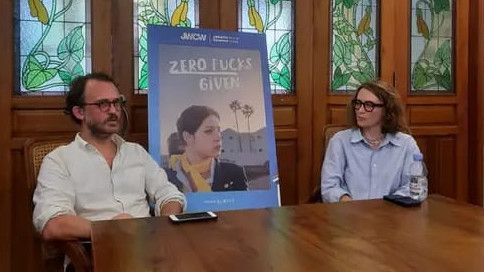 Film Zero Fucks Given, Menguak Pekerjaan Pramugari Hingga di Balik Tirai Kabin