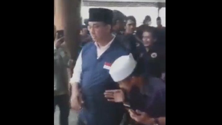 Viral Video Anies Disebut Ogah-ogahan Salaman dengan Warga, Yusuf Dumdum: Sifat Aslinya Menjijikkan!