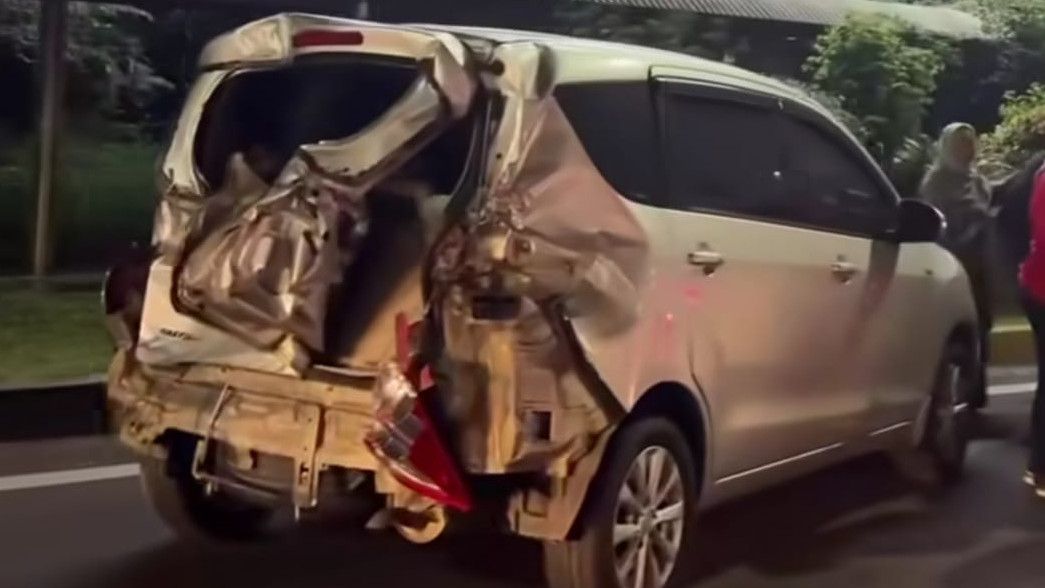 10 Kendaraan Terlibat Kecelakaan Beruntun di Exit Tol Bekasi Barat, Diduga Akibat Truk Rem Blong