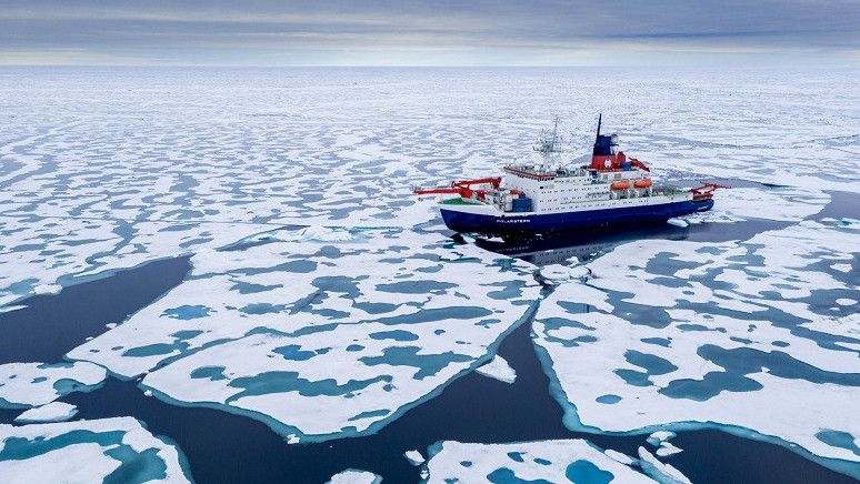 586 Miliar Ton Es di Greenland Mencair selama tahun 2019