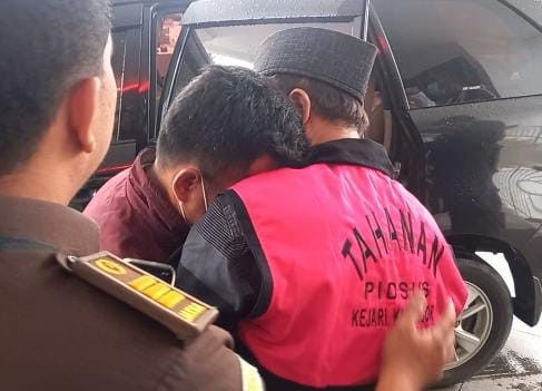 Korupsi Dana BOS Rp1 Miliar, Kejari Tahan Kepala SMK Mandiri Gunung Putri Bogor