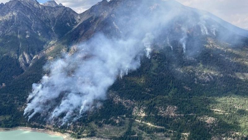 Kemenlu: Tak Ada WNI Jadi Korban Kebakaran Hutan di Kanada