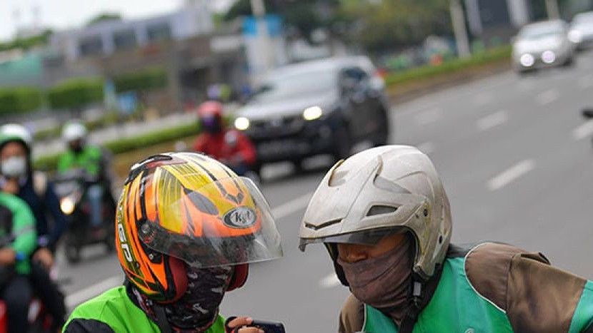 Teganya Ojol Ini, Tinggalkan Penumpang Kritis di Jalan Sehabis Nabrak Truk Depan DPR