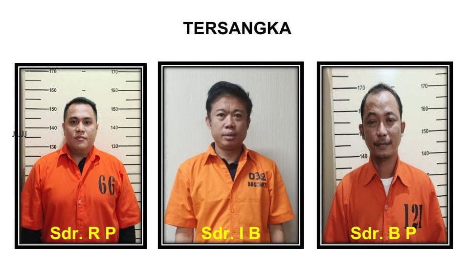 Penampakan Ismail Bolong dan 2 Tersangka Kasus Tambang Ilegal Lainnya Saat Pakai Baju Tahanan