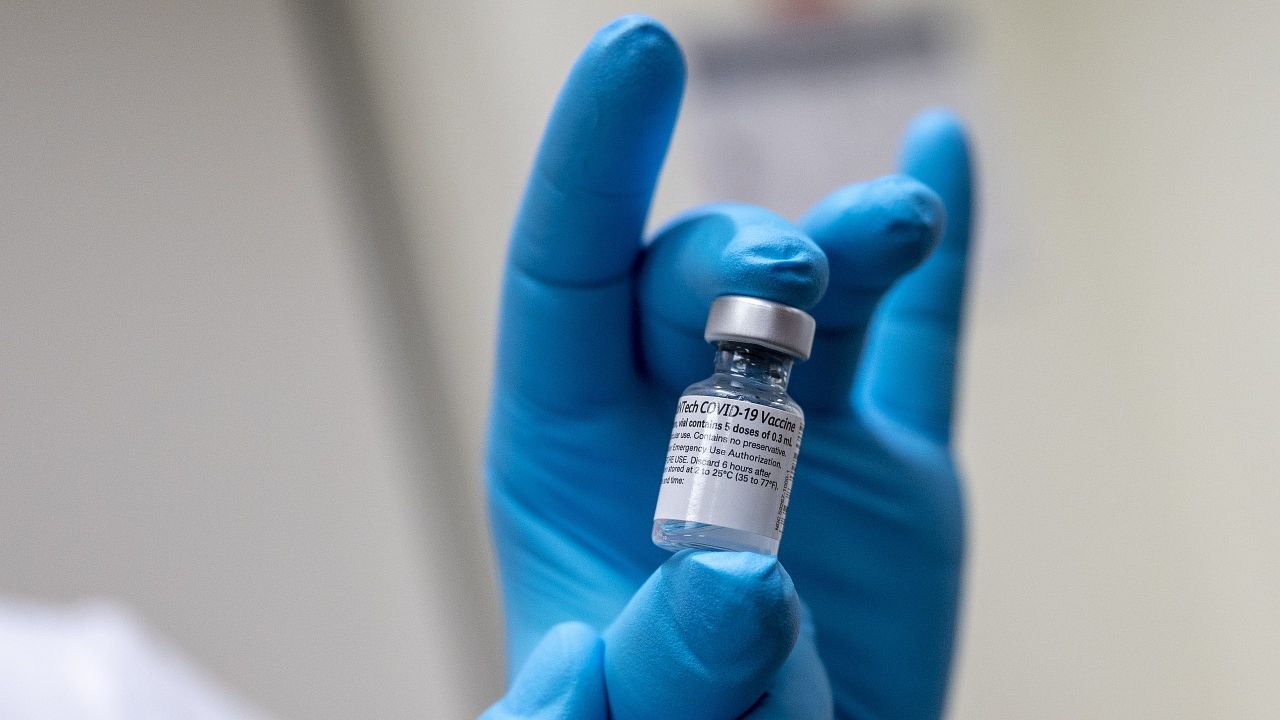 Vaksin Pfizer Dapat Izin Penuh FDA AS, Efek Samping Sangat Jarang Muncul