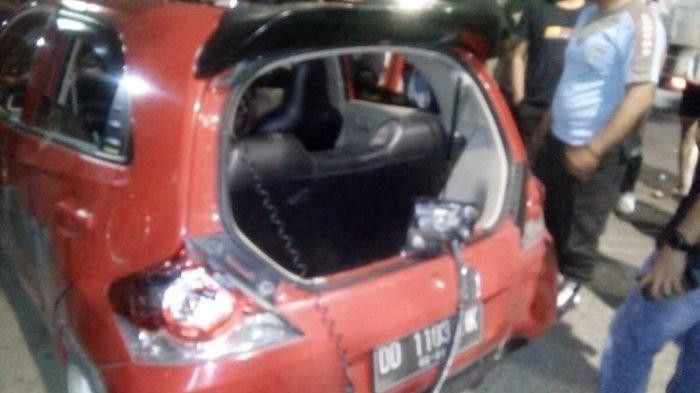 Viral Pengendara Mobil di Makassar Nyaris Mati Dikeroyok di Depan Kantor Polisi