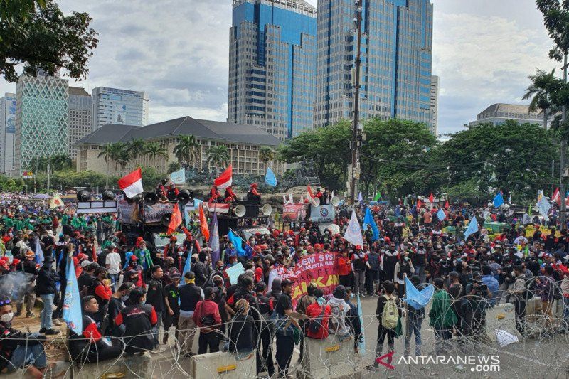 8.000 Personel Gabungan Amankan Demo Tolak Omnibus Law Hari Ini
