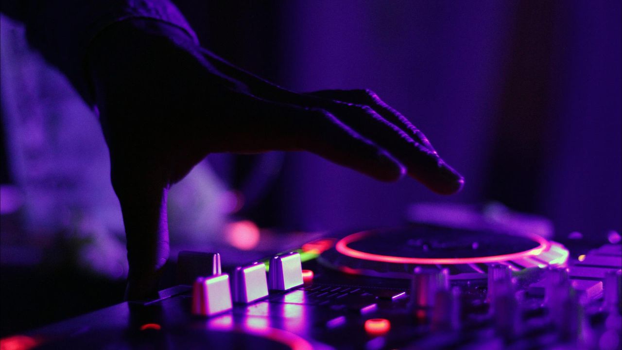 Polisi Tangkap DJ Inisial J Terkait Kasus Narkoba, Siapa?