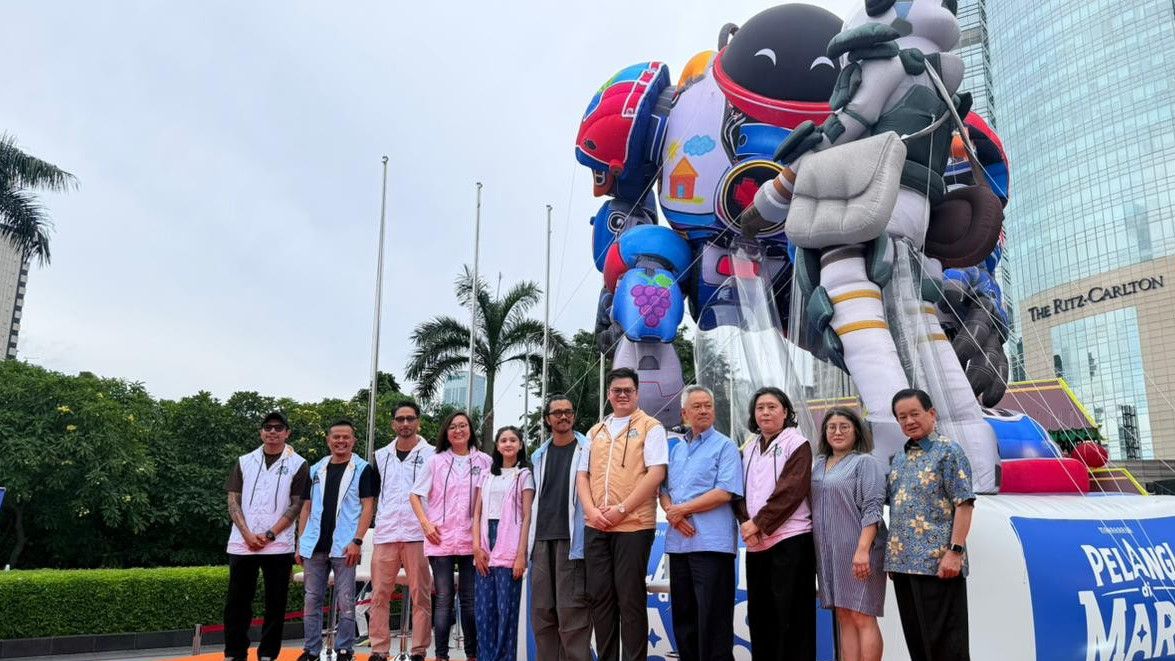 Jelang Tayang, Balon Robot Raksasa Pelangi di Mars Hiasi SCBD