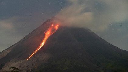 Empat Tahun Berstatus Siaga, Gunung Merapi Kembali Erupsi﻿