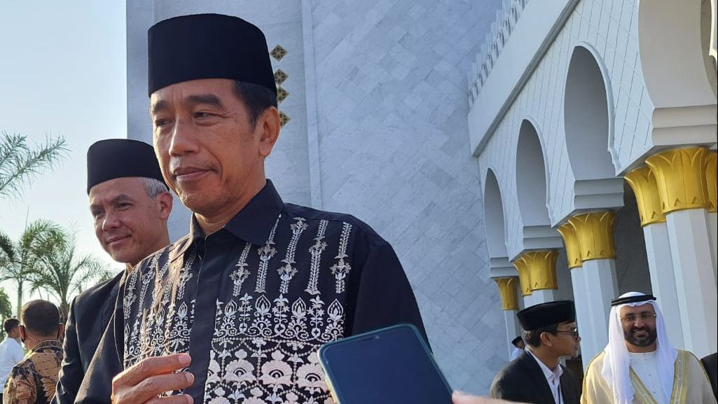 Lebaran Hari Pertama, Jokowi Open House Bareng Keluarga