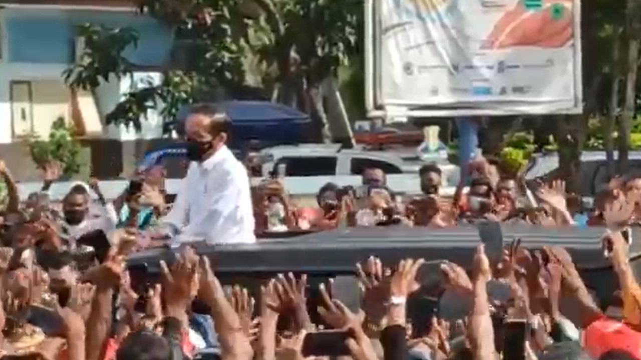 Warga NTT Berkerumun Sambut Presiden Jokowi, Langgar Prokes?