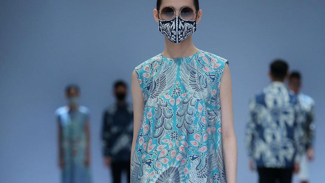 Kultur Pop, Fesyen Uniseks, Hingga Tema Shade of White Karya 3 Desainer Kondang Warnai JFW 2021