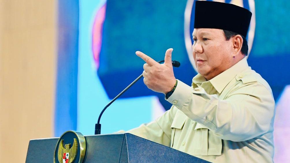 Prabowo: Mensesneg, Catat Gubernur yang Tak Pesan Mobil dalam Negeri!