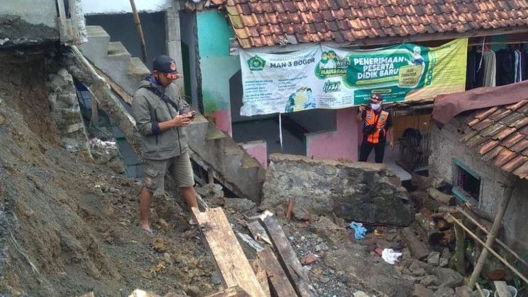 Kabar Duka dari Cianjur: Seorang Santriwati Tewas Tertimpa Tembok yang Ambruk