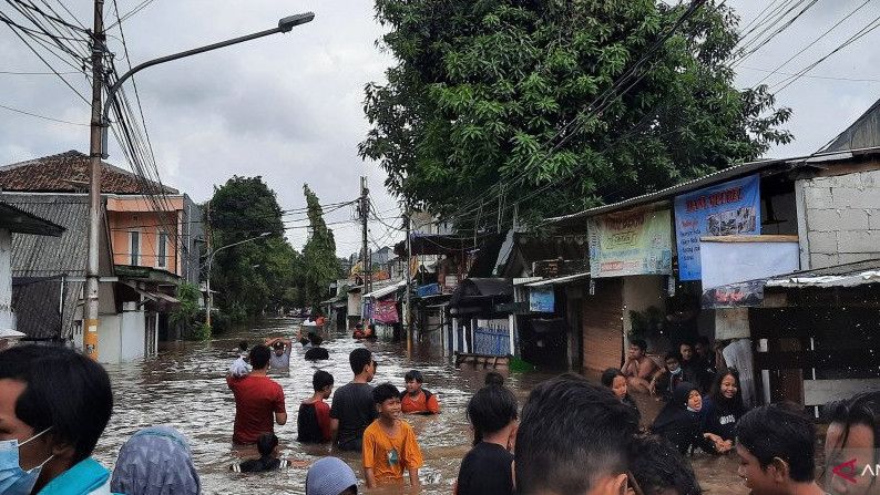 Catat! Ini 6 Jalan di Jaksel yang Terendam Banjir, Pondok Jaya Terparah