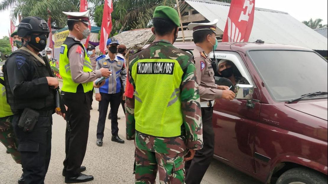Aksi Poldasu Kerahkan Personel Brimob Bersenjata Lengkap di Posko Mudik