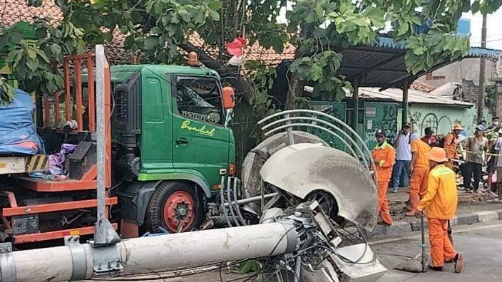 Hasil Investigasi KNKT dari Kasus Kecelakaan Truk Maut di Bekasi: Pengemudi Terdistraksi Saat Salah Ambil Jalan