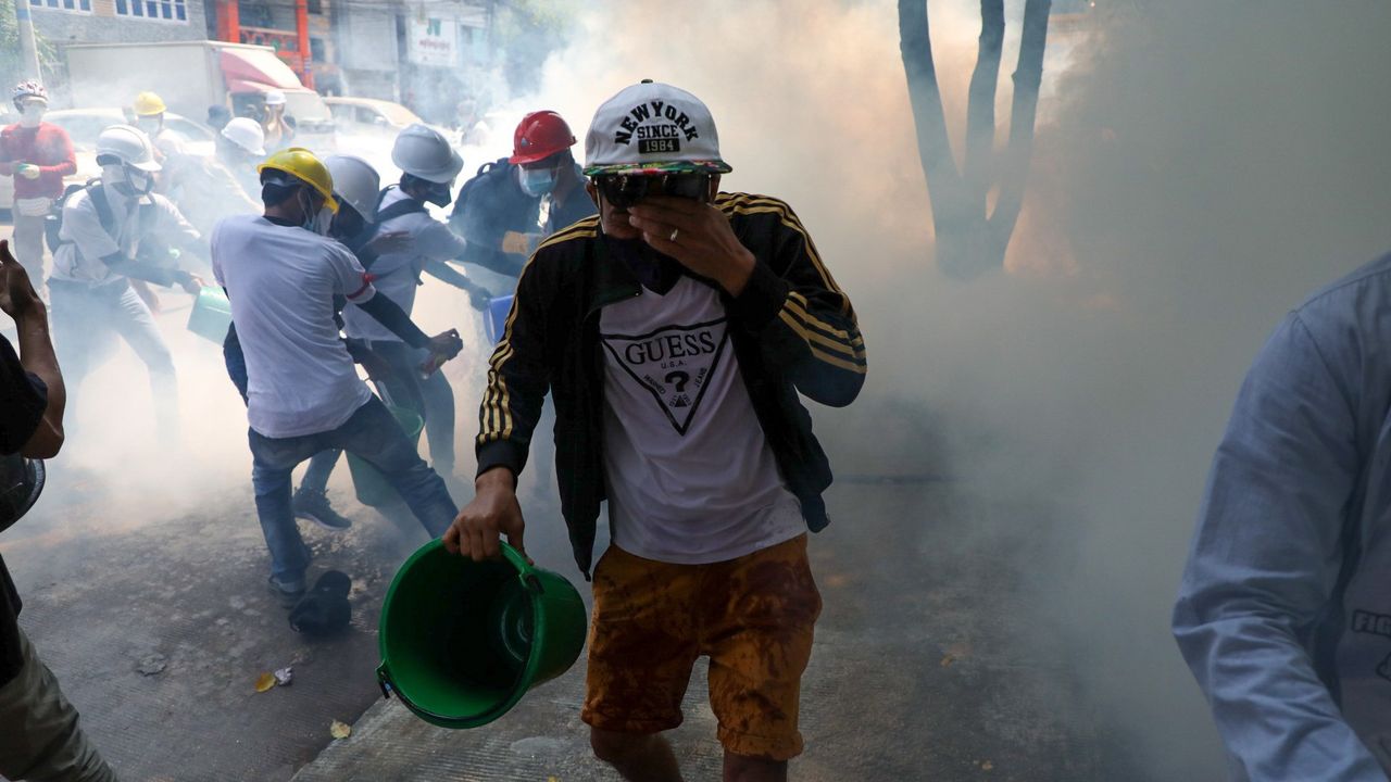 Protes Damai Myanmar Dibalas dengan Kekerasan, 18 Demonstran Tewas pada Minggu