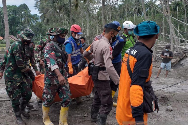 Tim SAR Gabungan Terus Lakukan Pencarian Korban Hilang Bencana Semeru, Kedalaman Semeter dari Awan Panas Guguran