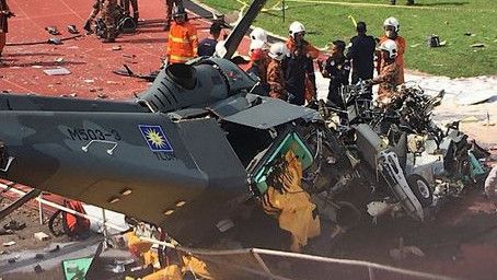 Dua Helikopter Angkatan Laut Malaysia Tabrakan, Sepuluh Awak Tewas