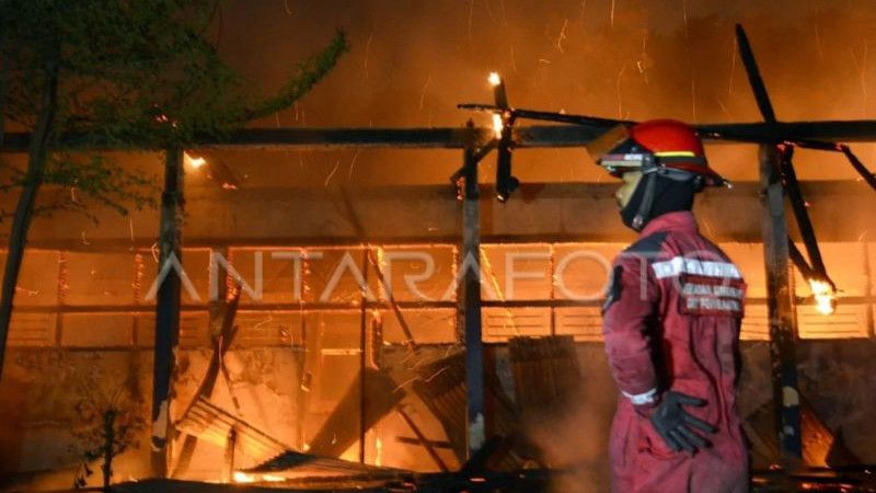 Duka Warga Makassar: Lampunya Sering Padam, Kesulitan Air Bersih, Kebakaran Menghantui