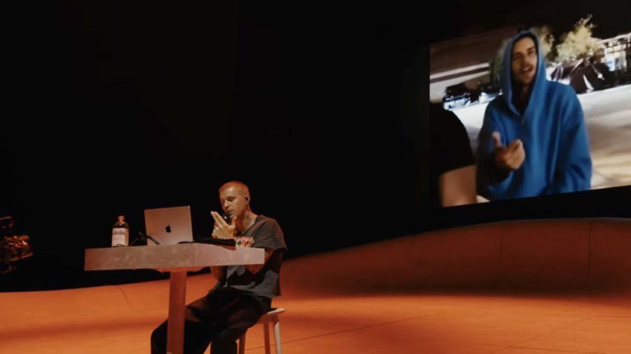 Momen Justin Bieber Ajak Penggemar Nostalgia di Coachella, Karaoke Bareng Lagu Lawas