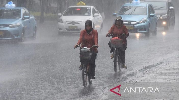 Prediksi Cuaca Hari Ini: Aceh hingga Jakarta Diprediksi Hujan Disertai Petir