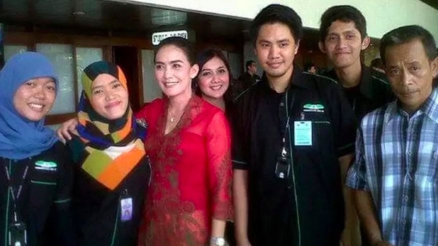 Rieke Diah Pitaloka Tampil dengan Kebaya Encim Betawi di Sidang Tahunan MPR