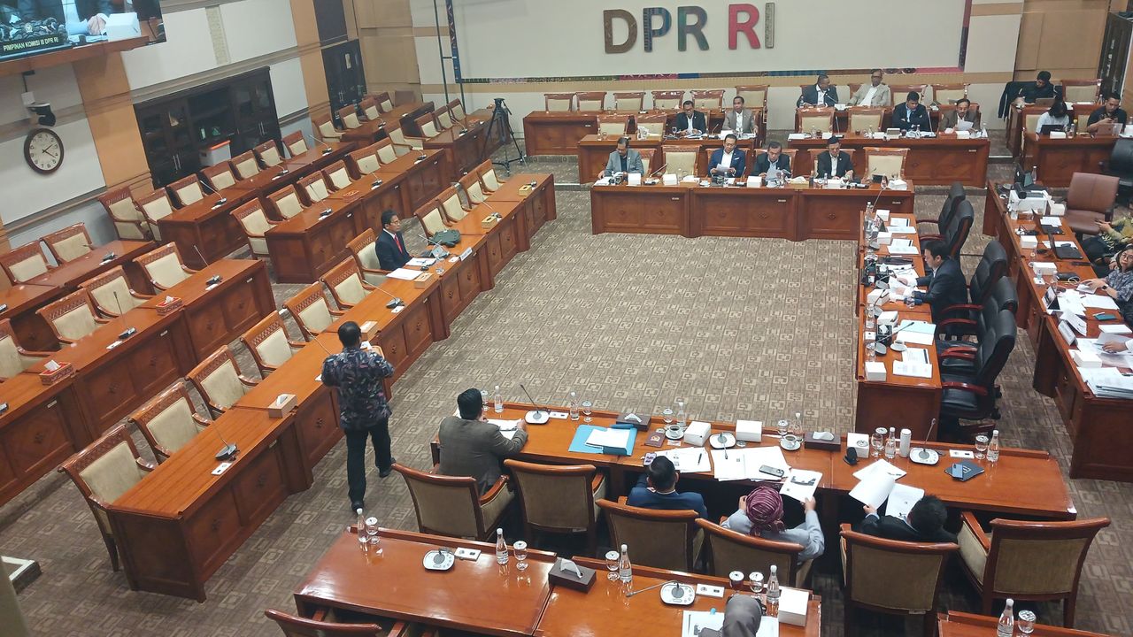 DPR Cecar Johanis Tanak soal Keterlibatan dengan Pihak Berperkara: Kalau Menyapu Kotoran, Sapunya Harus Bersih