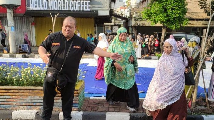 Momen Toleransi di Jakarta Barat: Warga Non Muslim Ikut Jaga Shalat Idul Adha