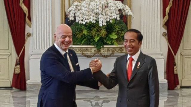 Bertemu Presiden FIFA, Jokowi Sepakat Kaji Ulang Pemangku Kepentingan Sepak Bola di Indonesia