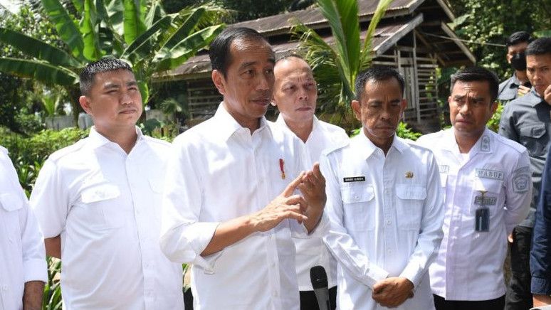 Jokowi Tekankan Jalur Logistik-Jalan Produksi Tak Boleh Rusak Parah, untuk Cegah Kenaikan Inflasi Berlebih