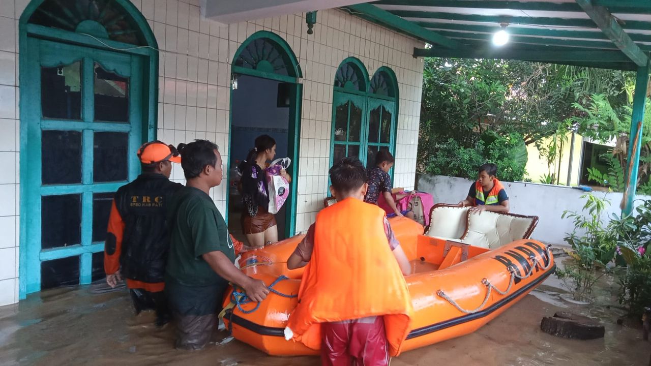 Jateng Bersedih, Belasan Rumah di Pati Hanyut dan Rusak Berat Diterjang Banjir