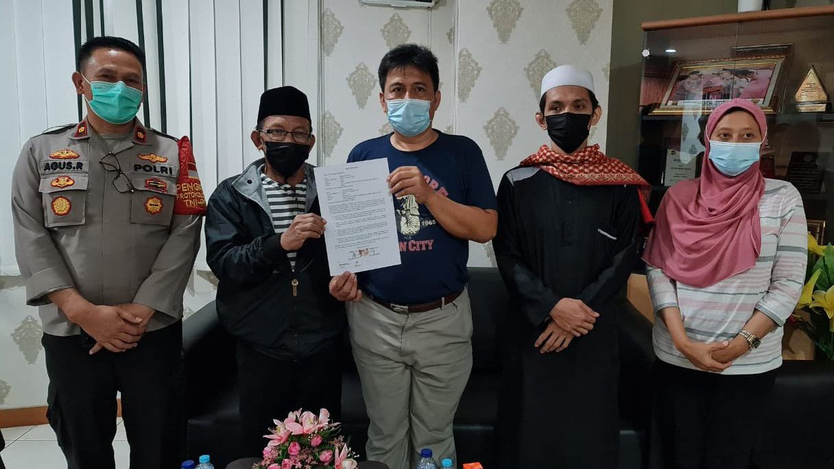 Viral! Pengurus Masjid di Bekasi Bentak dan Usir Jemaah Bermasker, Ujung-Ujungnya Minta Maaf