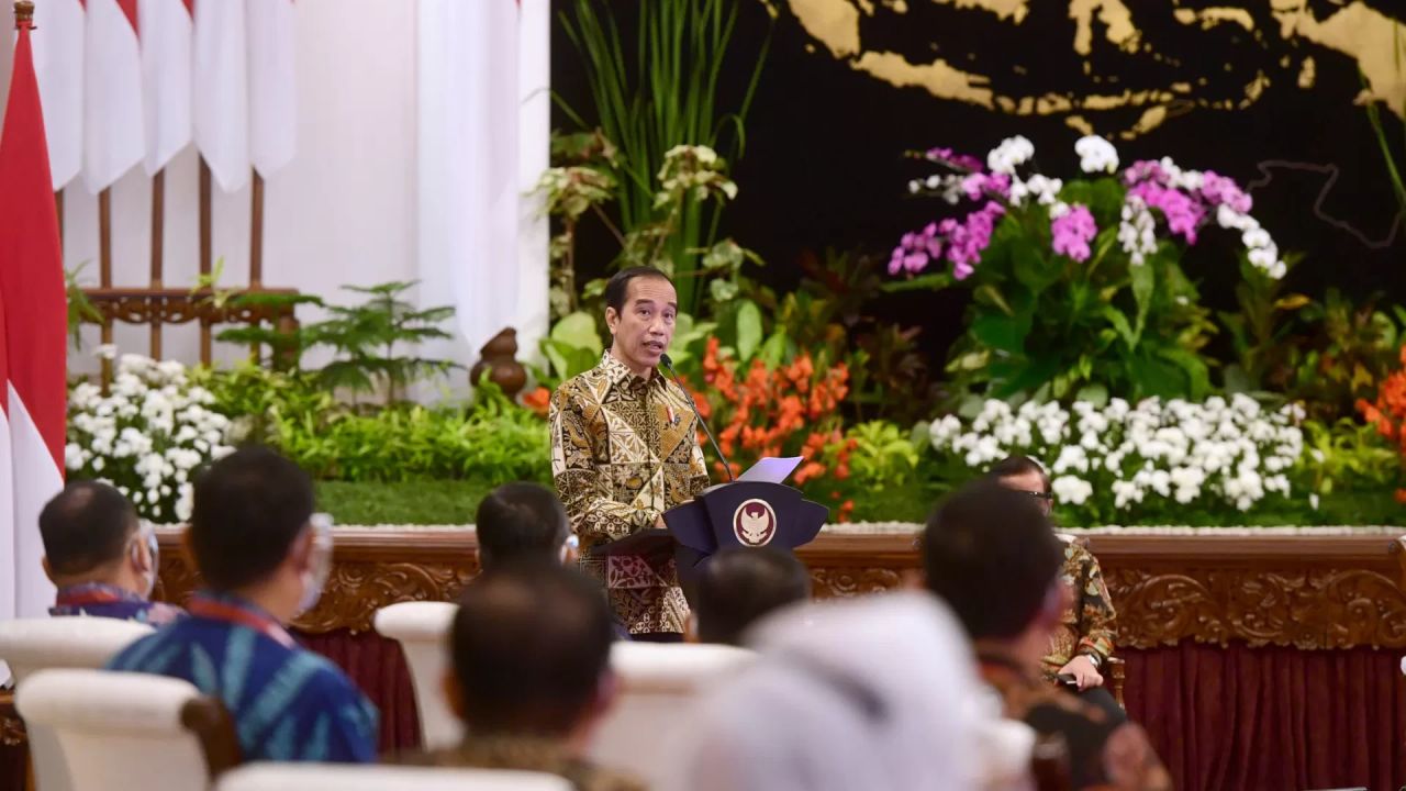 Reshuffle Kabinet Jokowi di Rabu Wage, Ada Nama Nadiem dan Bahlil