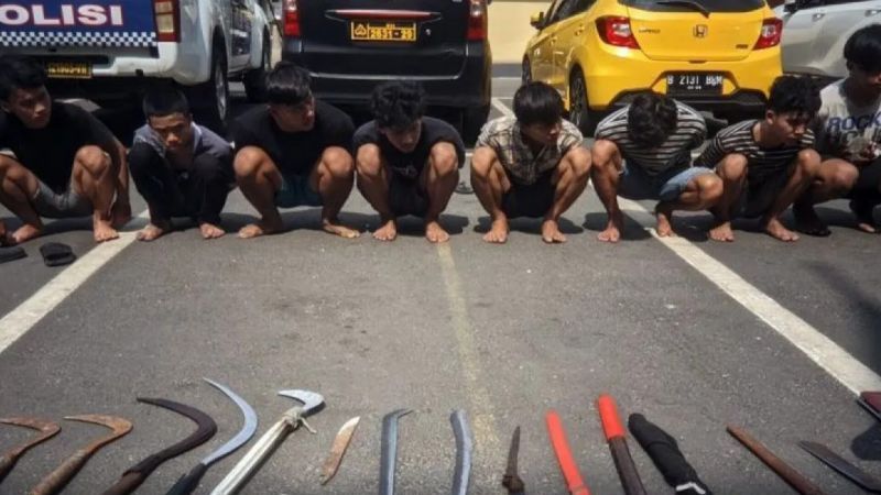 Keroyok dan Rampas Ponsel Tiga Remaja, Enam Anggota Geng Motor di Sunter Ditangkap