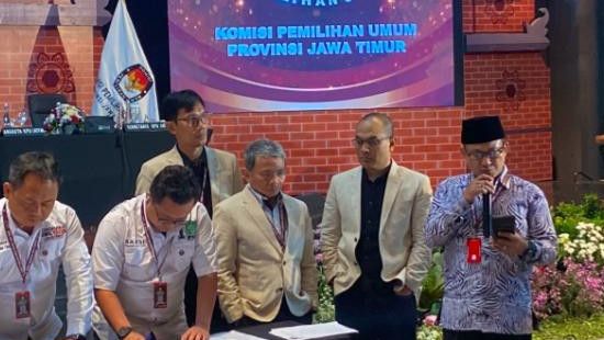 Bakal Gugat ke MK, Saksi Risma-Gus Hans Tolak Tanda Tangan Hasil Pilgub Jatim 2024