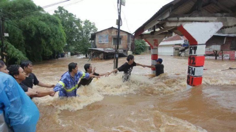 Warga Jakarta Diimbau Waspada, Anies Ungkap Ibu Kota Punya Tiga Ancaman Saat Puncak Musim Hujan