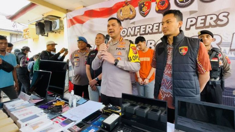 Polisi Tangkap Kakak Beradik Perekrut Selebgram Promosikan Situs Judi Online di Bogor