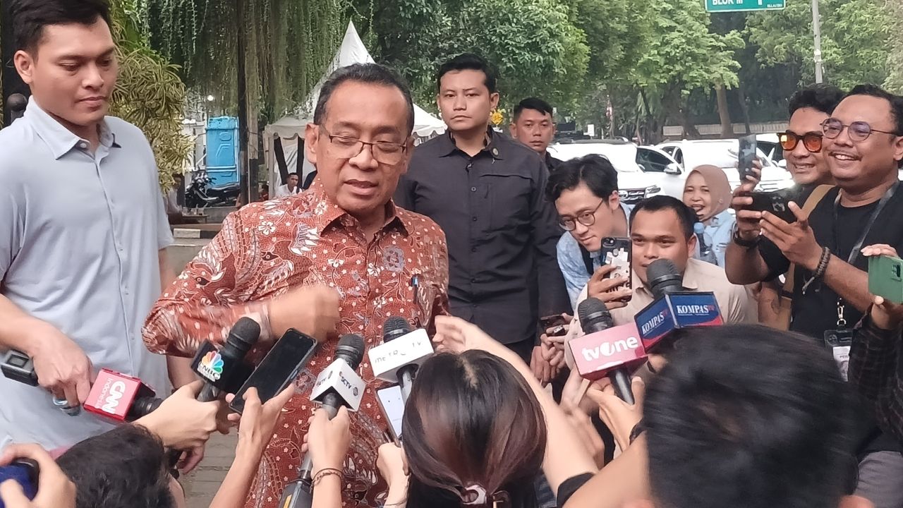 Gibran Minta Sistem Zonasi Dihapus, Menko PMK: Belum Kami Baha