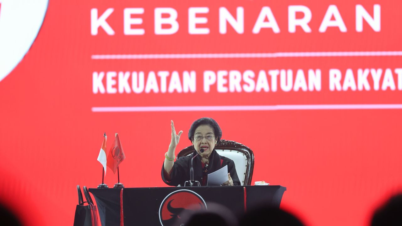 Megawati Tegaskan Pentingnya Partai Penyeimbang, Sinyal PDIP di Luar Pemerintahan Prabowo?