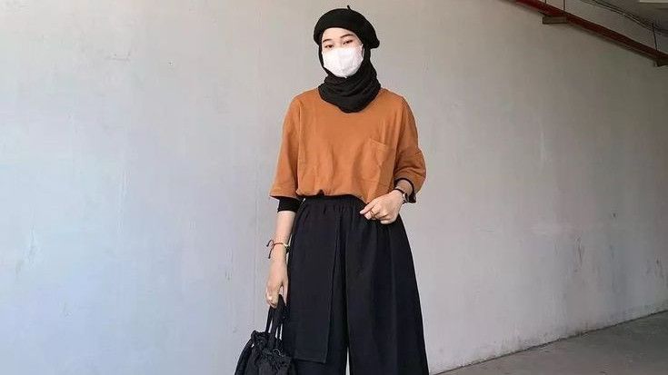 Tips Padu Padan Warna Baju Hitam dan Hijab ala Blogger Fashion